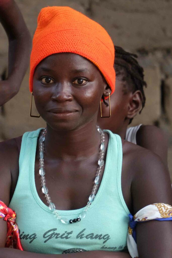 Frau mit Ohrringen, Guinea-Bissau