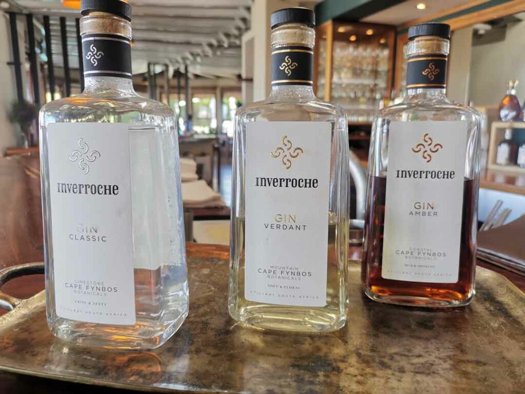 Drei Flaschen Gin in der Grootbos Lodge