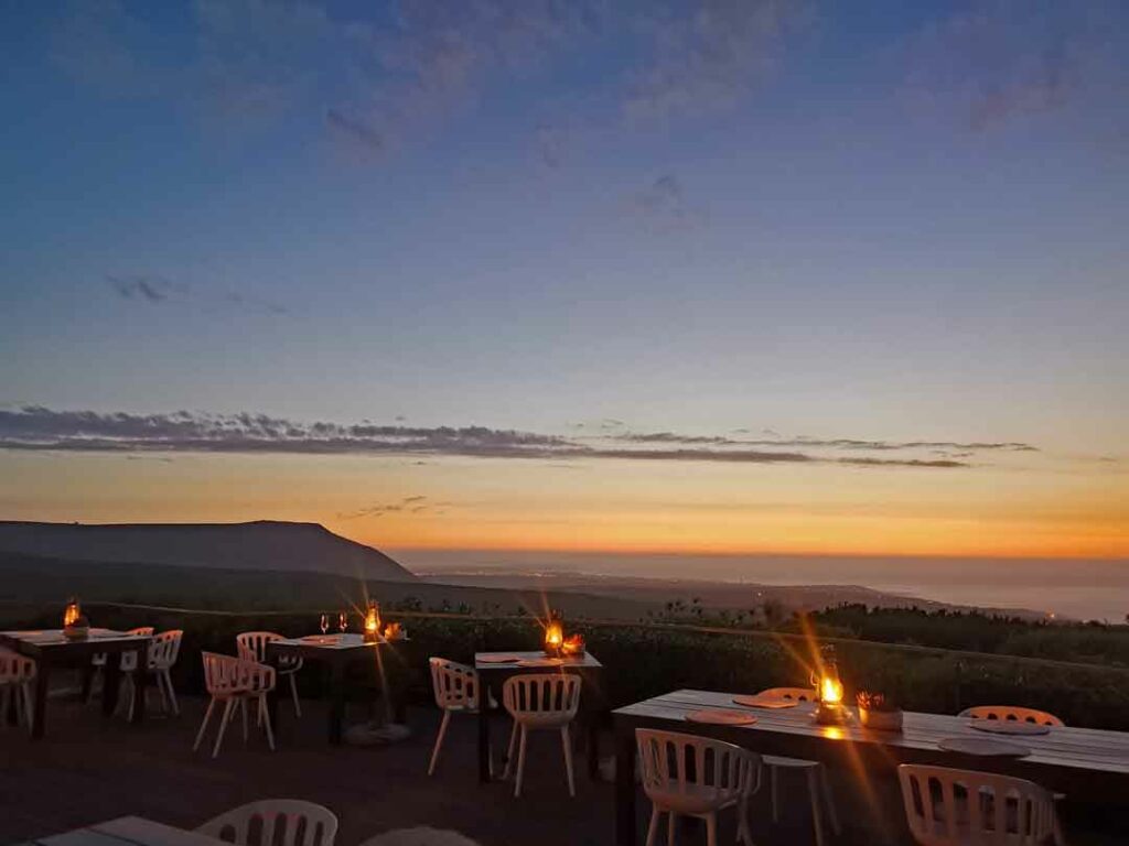 Sonnenuntergang in der Grootbos Lodge, Fynbos in Südafrika