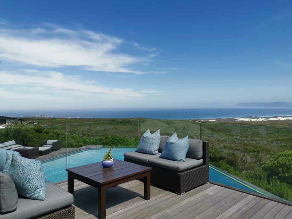 Außenbereich der Grootbos Lodge in Südafrika