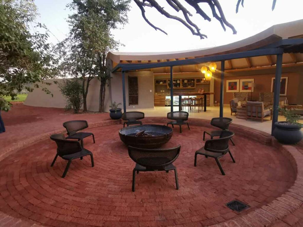Außenbereich der Lodge, Ongava Game Reserve