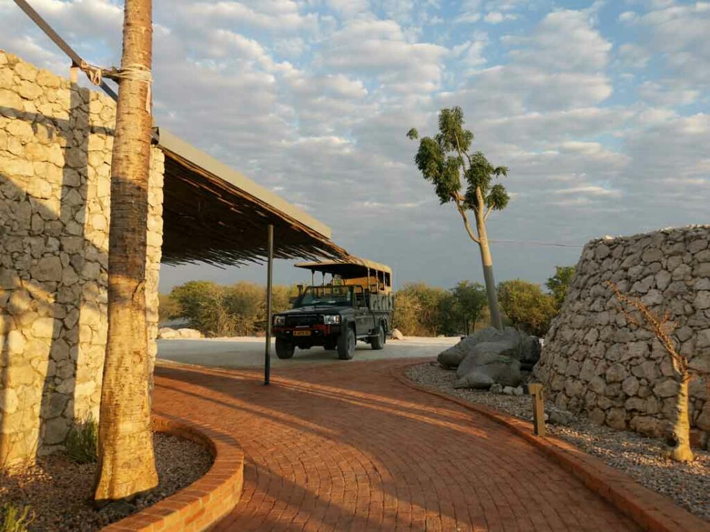Das Safari Auto der Lodge