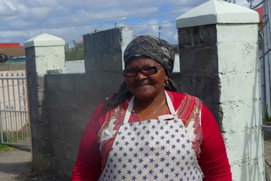 Gastronomin Thumsie im Township Langa in Kapstadt