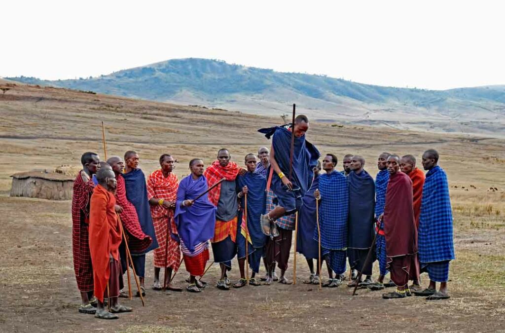Eine Gruppe Maasai in Tansania