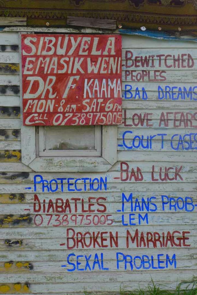 Das Angebot des Doktor im Township Langa in Kapstadt